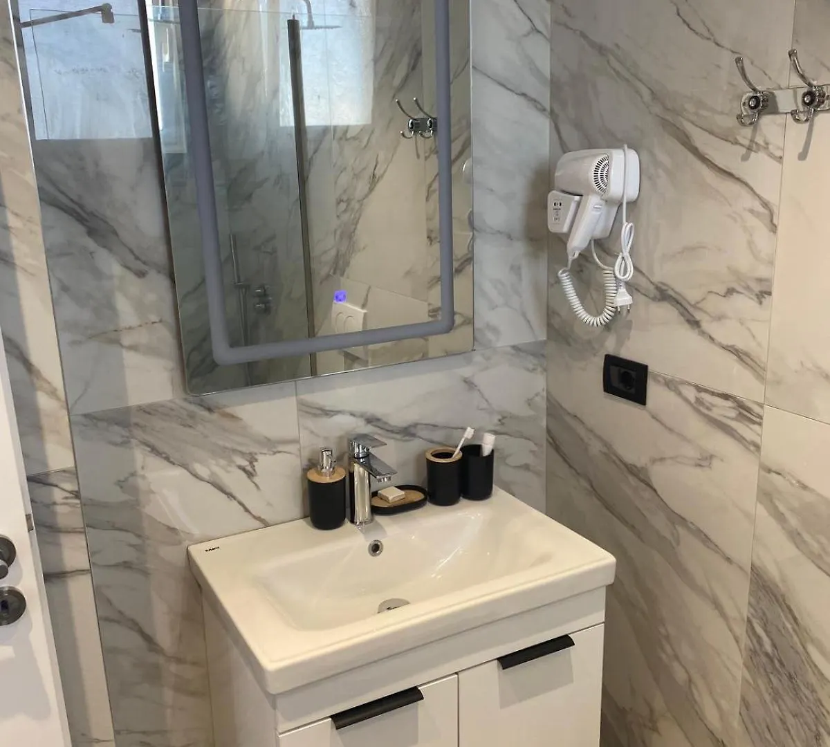 Villa Dior Saranda 0*,  Arnavutluk